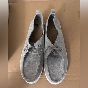 SO Edenn Moc Toe Slip-on Sneakers Gray Womens Size 7.5 Memory Foam New